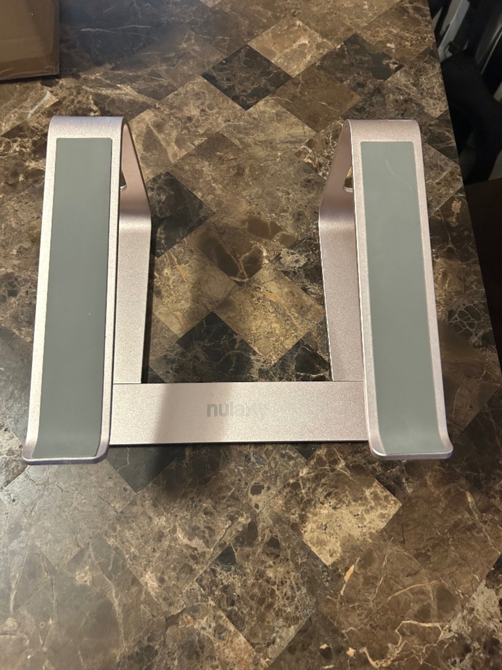 Nulaxy Laptop Stand